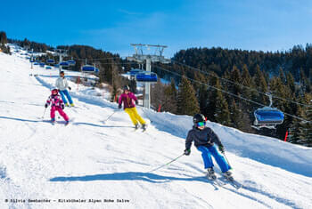 Skifahren Familie © Silvia Seebacher - Kitzbüheler Alpen Hohe Salve