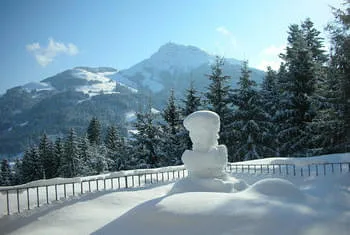 Schneeschuhwandern Winterwandern Ballonfahren Rodeln ... Winterurlaub abseits der Piste