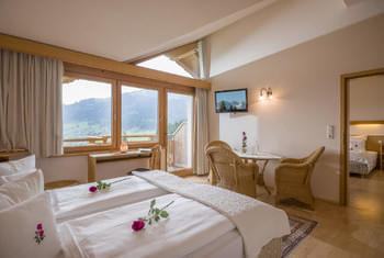 Panoramazimmer mit Verbindungstür - Urlaub Tirol