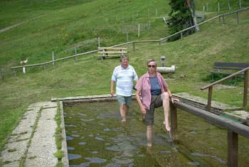 Kneipping Dancing Hiking