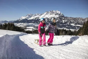 Rodeln mit Ausblick © Mirja Geh Eye5 - Kitzbüheler Alpen St. Johann in Tirol