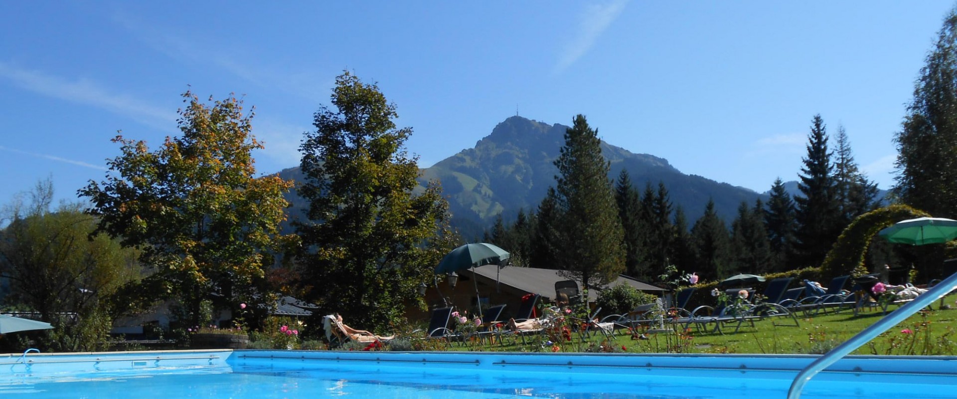 Schwimmbad beheitzt Gartenhotel Rosenhof bei Kitzbühel