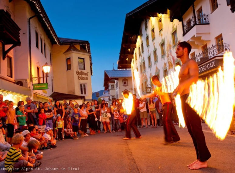 feuerkuenstlerbeilangundklanginst.johannintirol.jpg