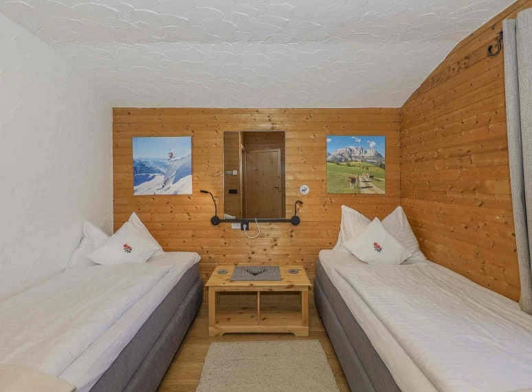 chalet_seerose__2_schlafzimmer__gartenhotel_rosenhof_bei_kitzbhel_1.jpg