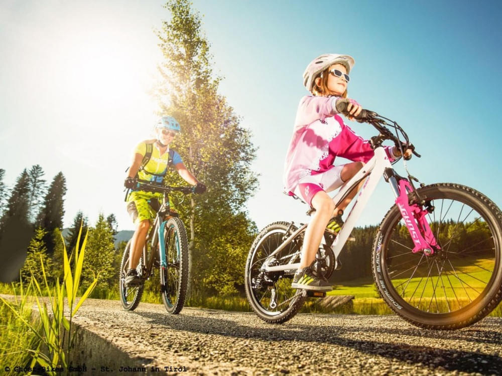 muttermitkindbeimmountainbikenkitzbueheleralpenghostbikesgmbh